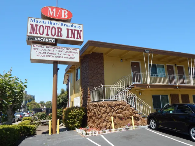 M B Motor Inn