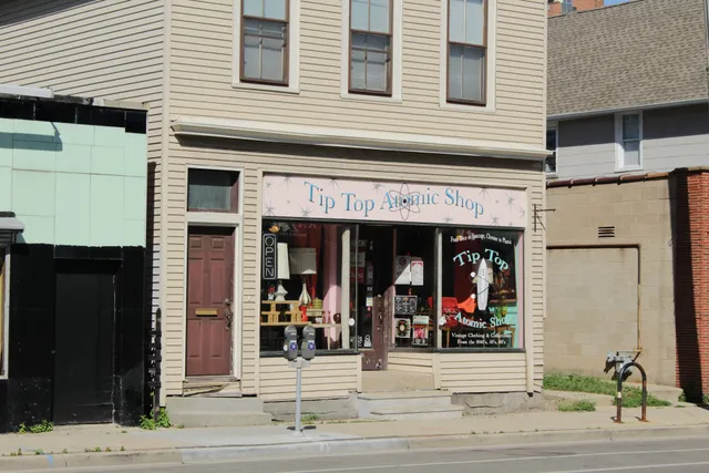 Tip-Top Atomic Shop