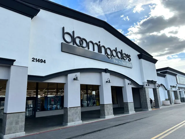 Bloomingdale's Outlet