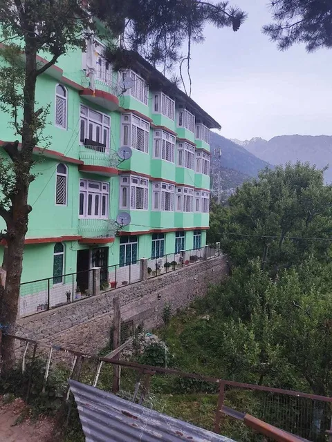 Hotel O Apple Resort