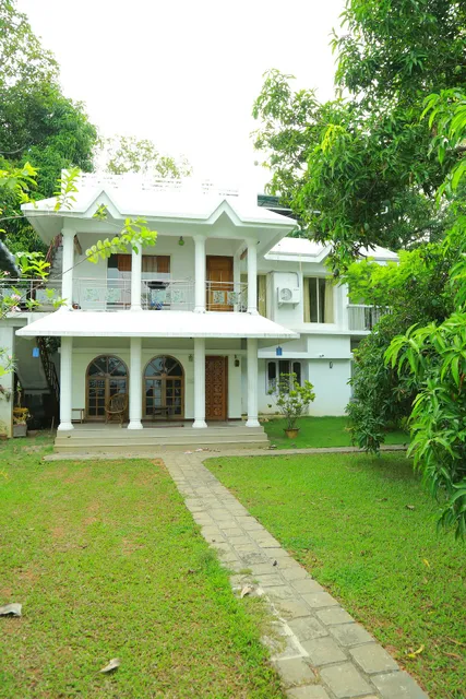 Orchid Lakeview Homestay