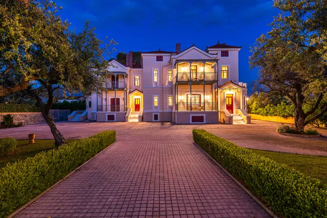 Sunset English Villas