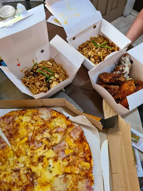 Yellow Cab Pizza Co. Central Mall Binan