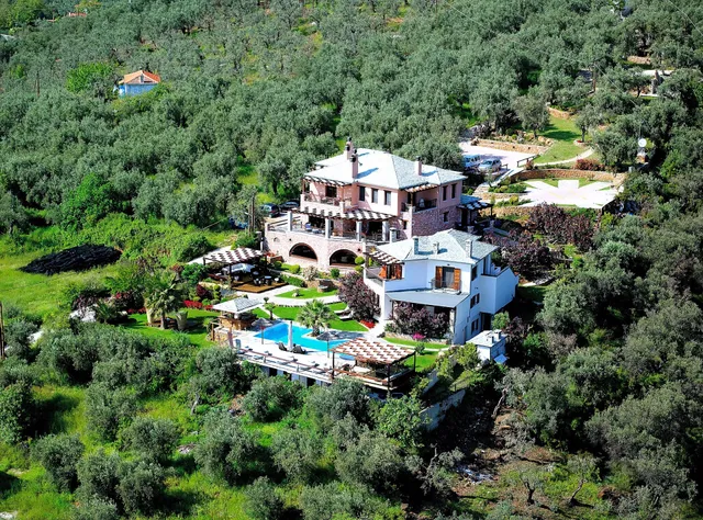 Iakovakis Suites & Spa