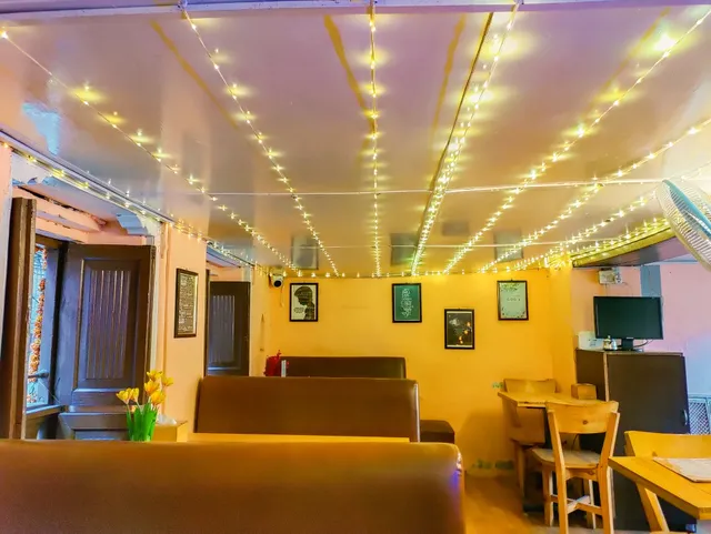 Sarang Bakery And Coffee Shop