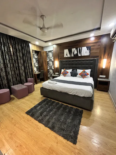 Hotel Grandview - Pimple Saudagar