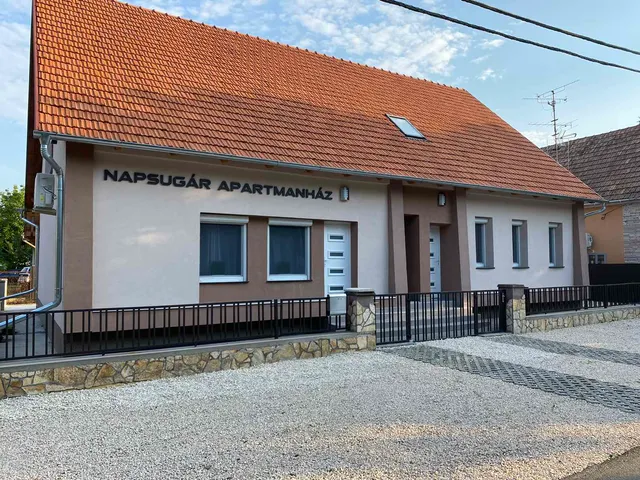 Napsugár Apartmanház