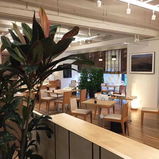 Bistro Cafe Momotenashiya