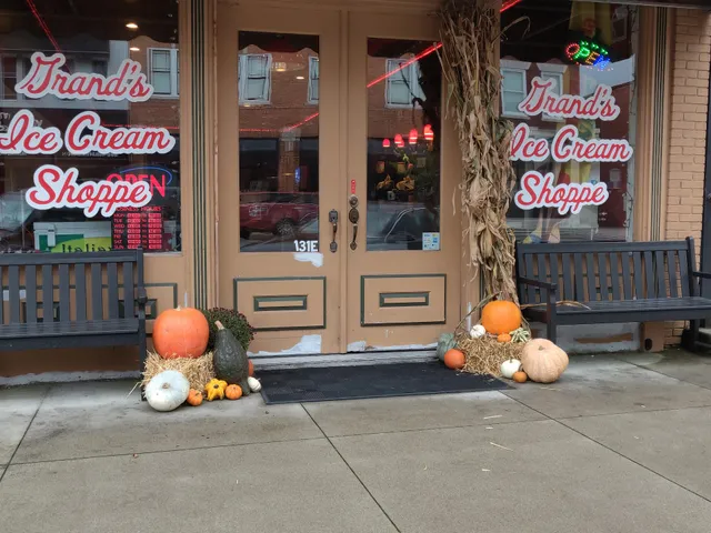 Grand's Ice Cream Shoppe