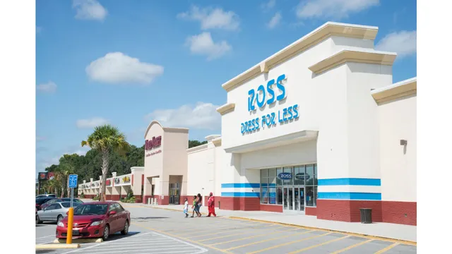 Chatham Plaza//nails