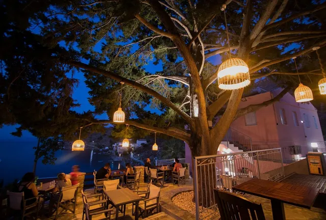 Niriides Hotel & Apartments