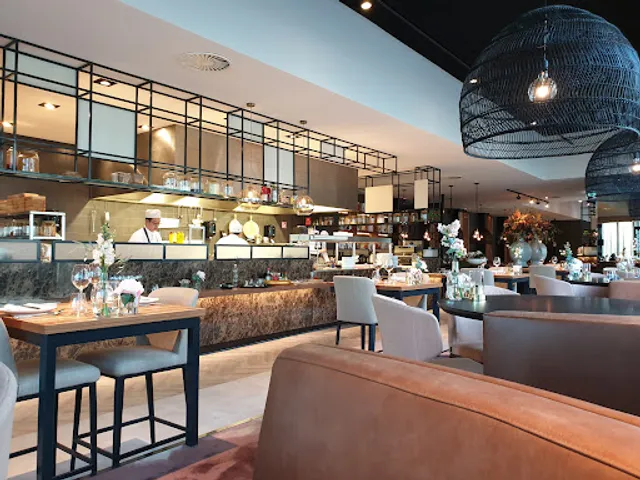 Yip Asian Bar & Restaurant