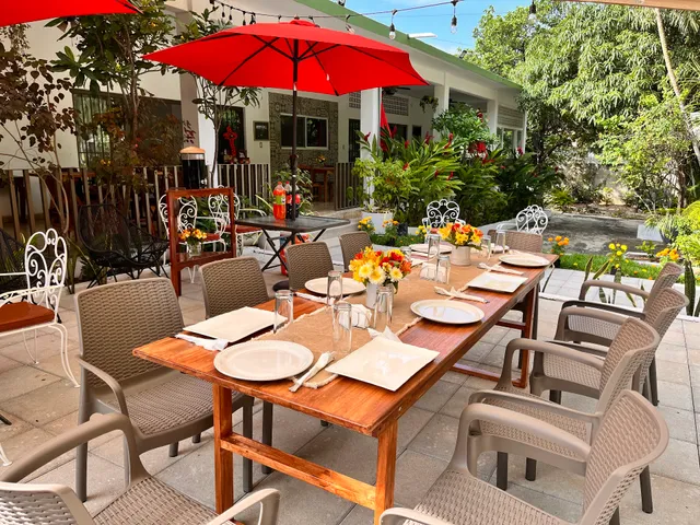 Casa Margaritas. Restaurant & Jardín