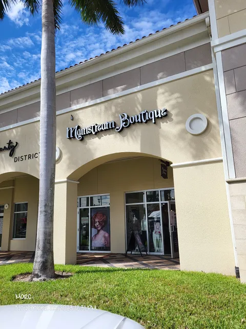 Mainstream Boutique Naples