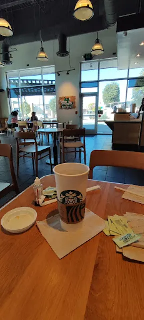 Starbucks Las Misiones DT
