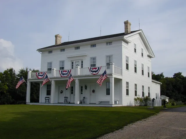 Eagle Centre House Bed and Breakfast