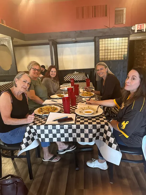 MOMO HOUSE BAR & GRILl