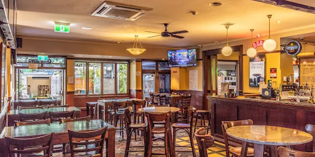 Sir Joseph Banks Hotel