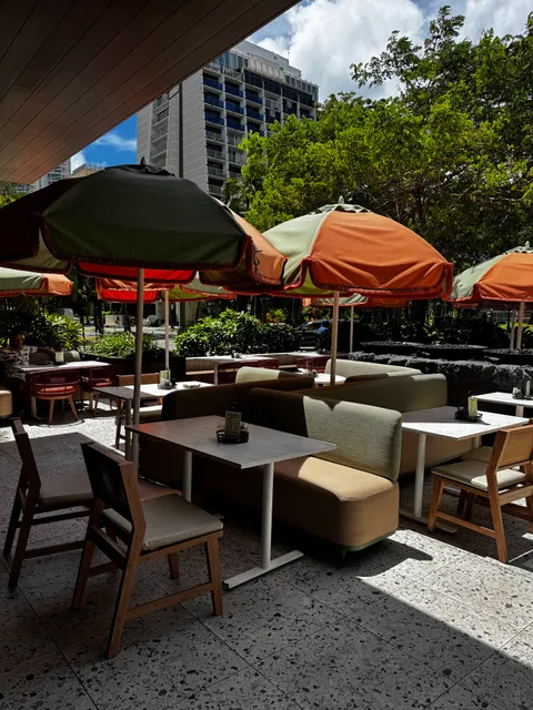 Favorite Son at Romer Waikīkī at the Ambassador