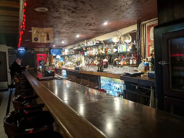 Slim's Restaurant & Lounge