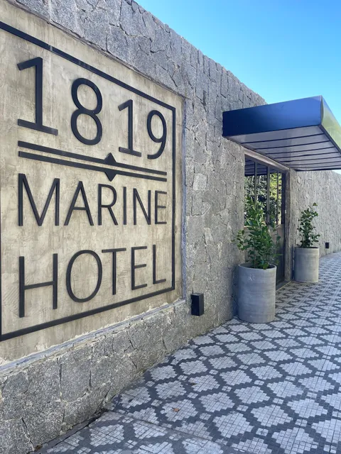 1819 Marine Hotel