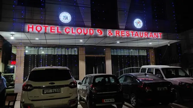 Hotel Cloud 9
