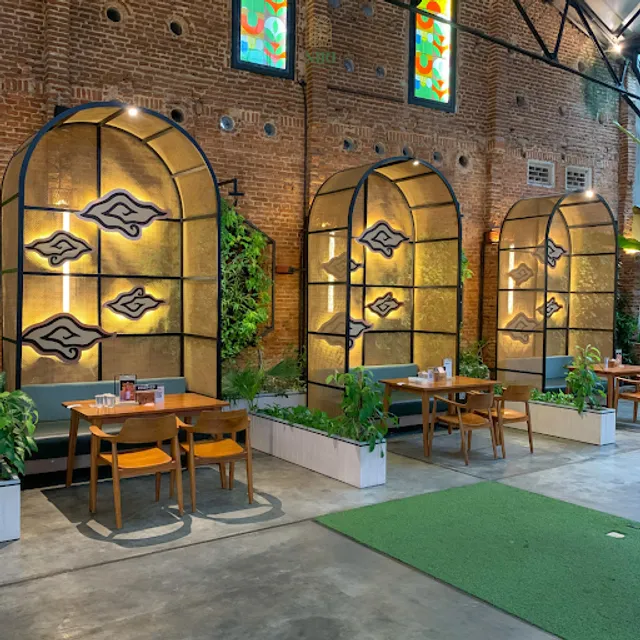 NIRI Cafe Dine and Else Cirebon