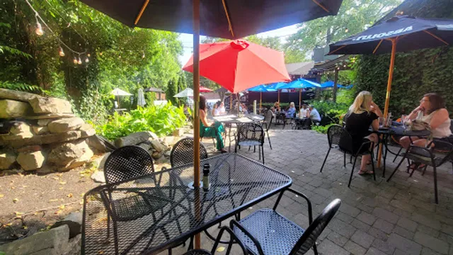 Selena's at Willow Lake Tavern