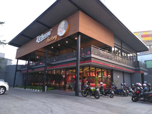 Richeese Factory Cipto