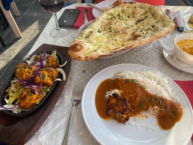 Everest Tandoori Indian and Nepali Cuisine