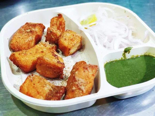 Sahni Fish & Chicken