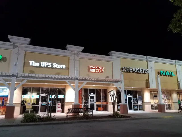 Gateway Crossings Plaza