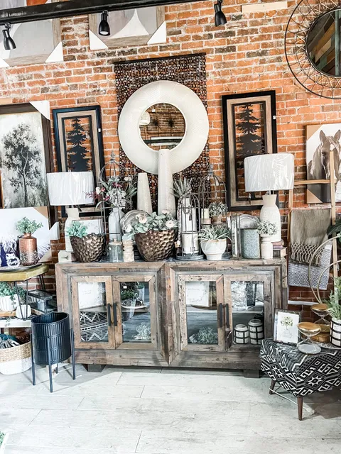 Real Deals On Home Decor & Boutique