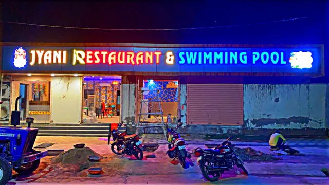 Jyani Restaurant and swimming pool