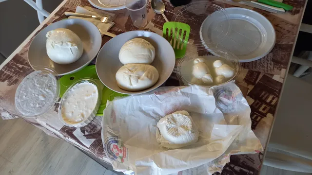 La Vera Mozzarella Di Bufala Di Monfreda Maria