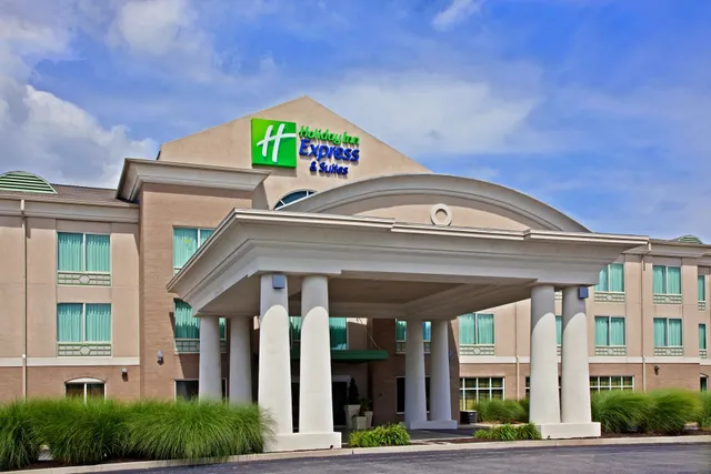 Holiday Inn Express & Suites Indianapolis South – Greenwood by IHG