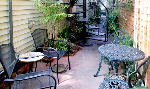 Dauphine House B & B