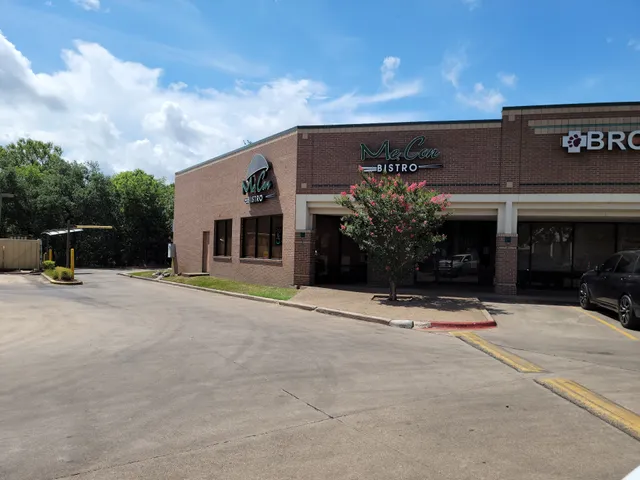 Cannon Oaks Shopping Center