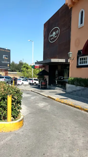 Angus Butcher House Satélite