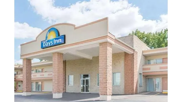 Days Inn by Wyndham St. Louis North