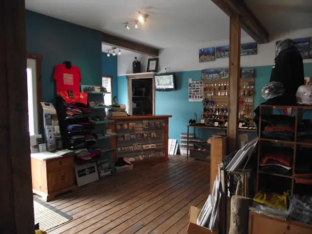 Seaside Deli & Dairy Bar / Seaside Gift Shop