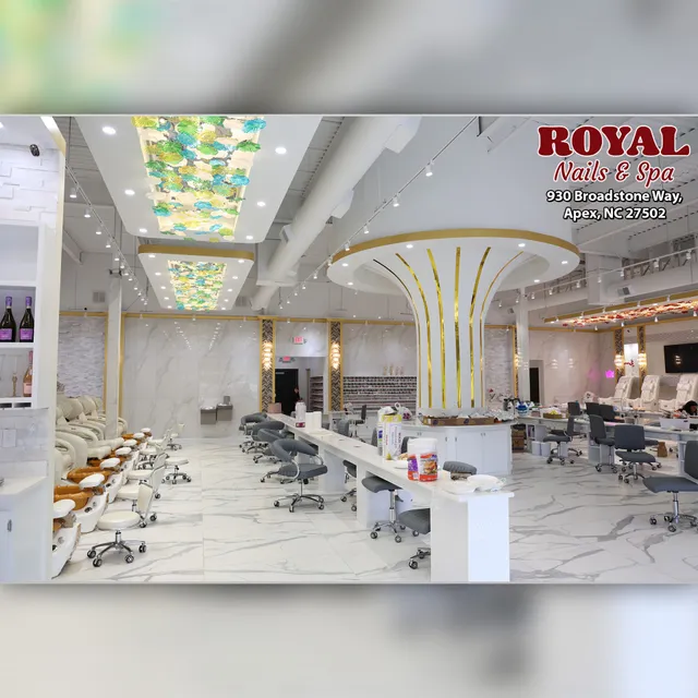 ROYAL NAILS & SPA
