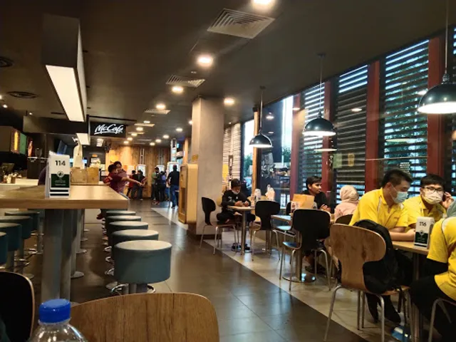 McDonald's Batu Berendam DT