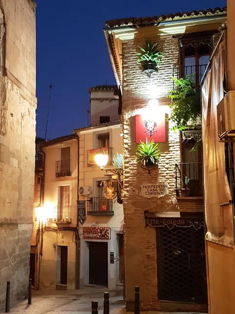 Plaza Colegio Infantes, 3