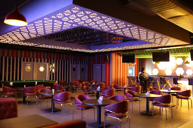 Story Night Resto Bar