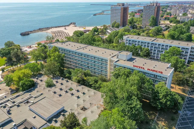 Hotel Semiramis Saturn