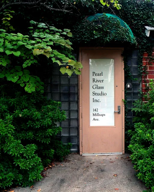 Pearl River Glass Studio Inc