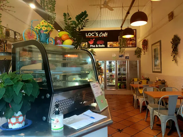Loc’s Cafe