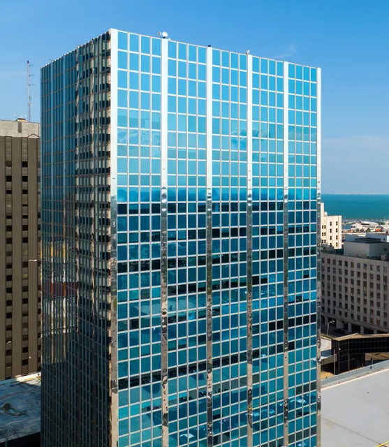 American Bank Plaza Leasing Office