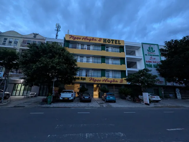 Khách sạn Ngọc Huyền 2